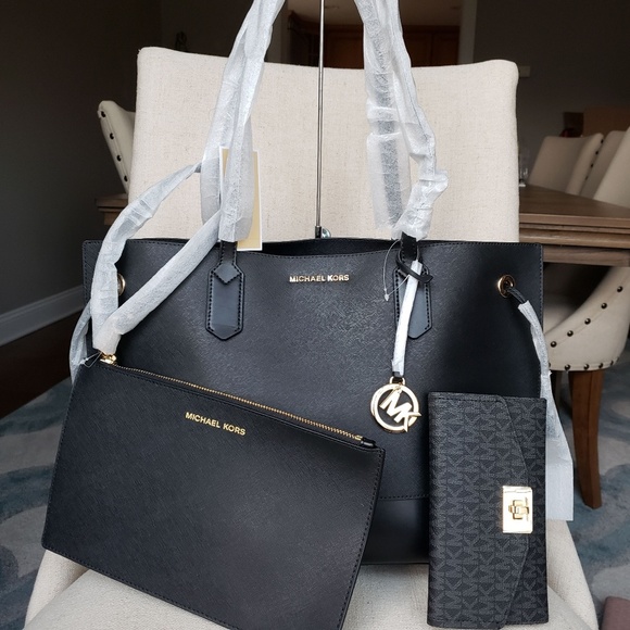 mk bag set michael kors on sale Michael Kors Camille SM Satchel Black i svart | fashionette